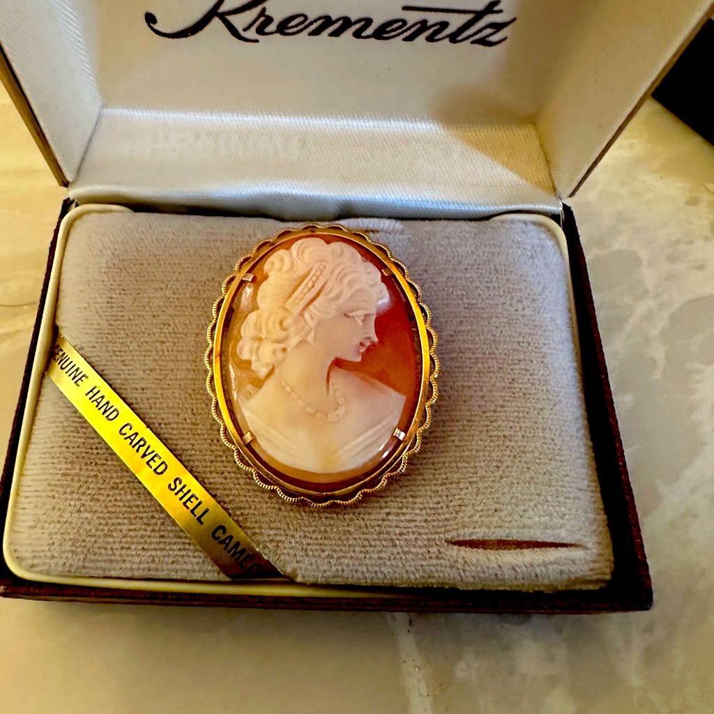 Vintage Krementz Hand Carved Cameo